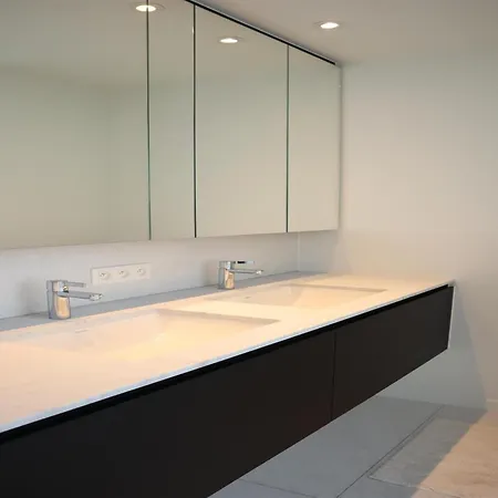 In With Sea Beach, Cleaning Included Apartment *