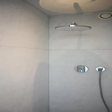 In With Sea Beach, Cleaning Included Apartment *